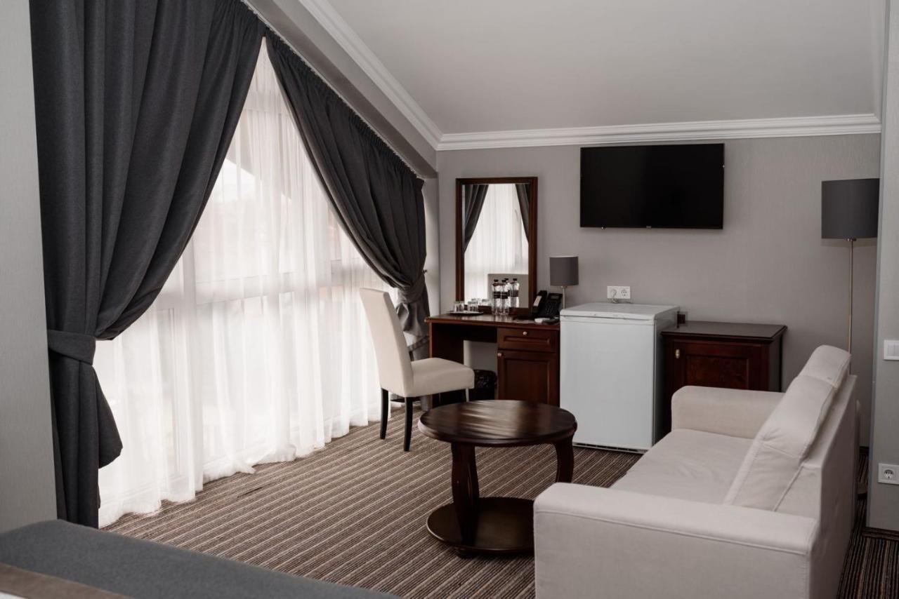 Reikartz Park Hotel Iwano-Frankiwsk Exterior foto