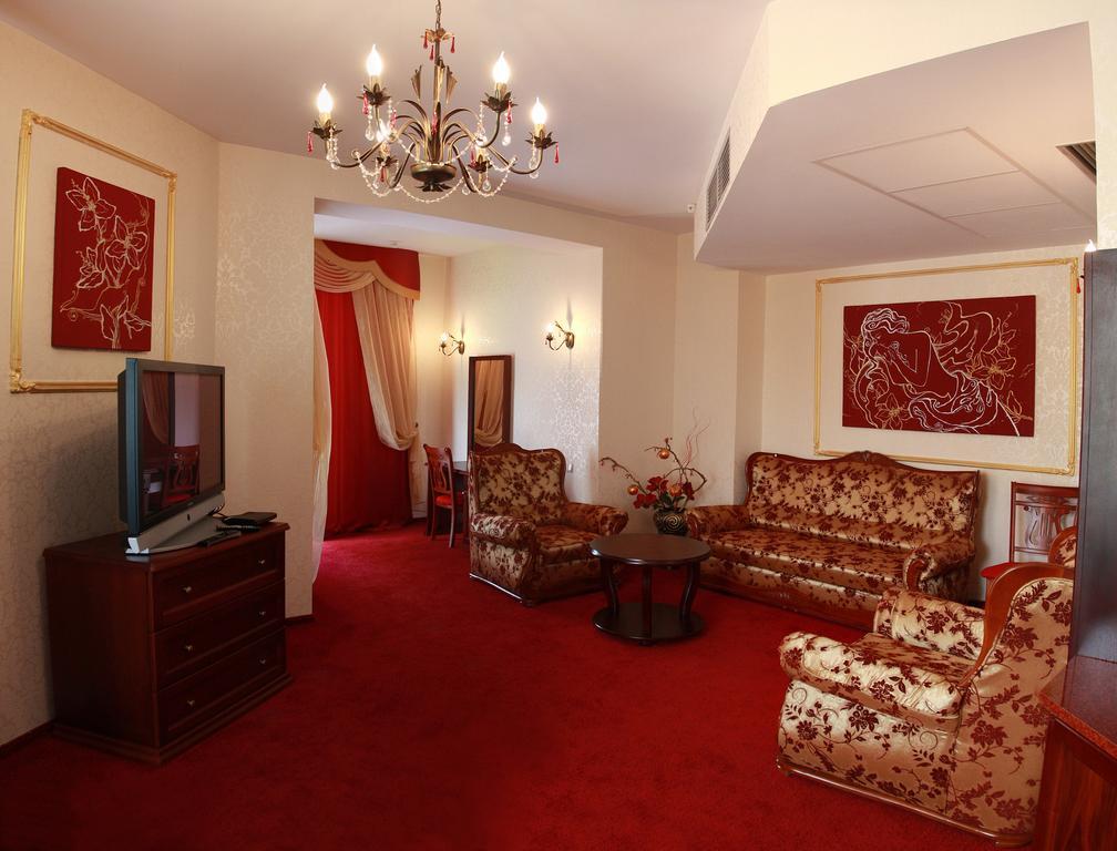 Reikartz Park Hotel Iwano-Frankiwsk Exterior foto