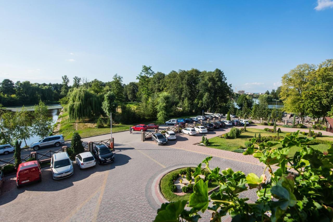 Reikartz Park Hotel Iwano-Frankiwsk Exterior foto